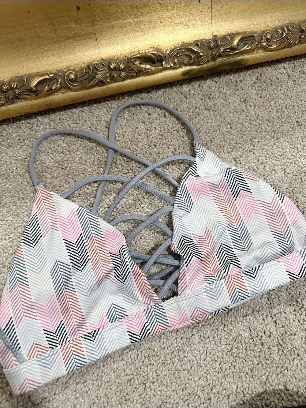 Victoria's Secret Sport Geo Lines Grayscale Pink Sports Bra Size Medium